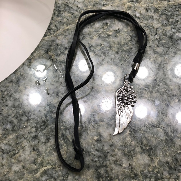 Necklace - Picture 1 of 1